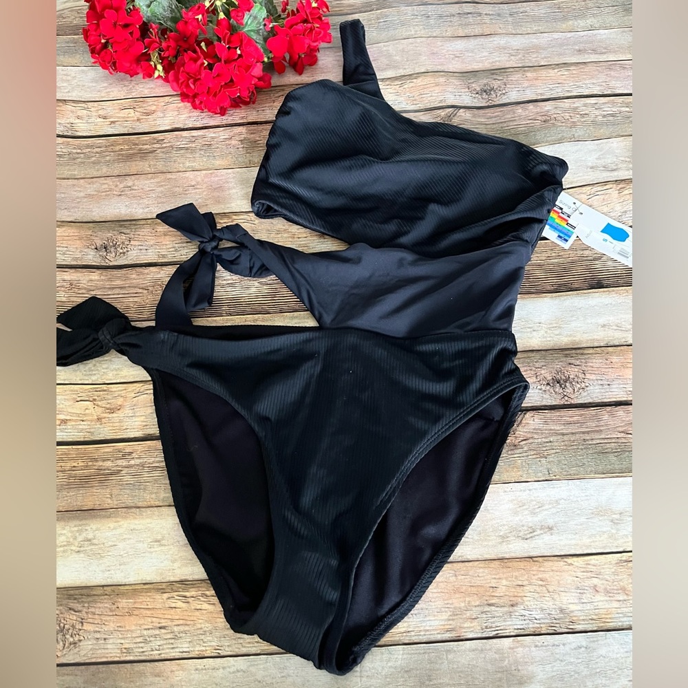 NWT Time and Tru Black One Shoulder One Piece Bathing Swim Suit Size Small